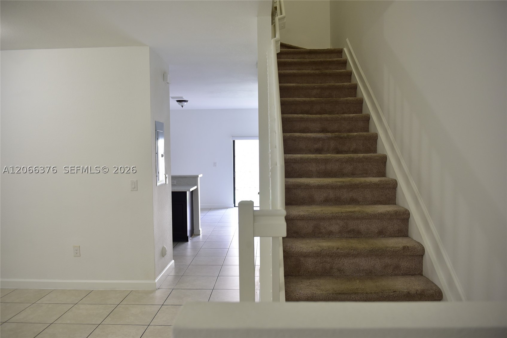 3209 Se 5th St Property Photo 4