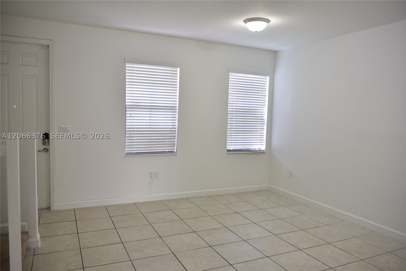 3209 Se 5th St Property Photo 5