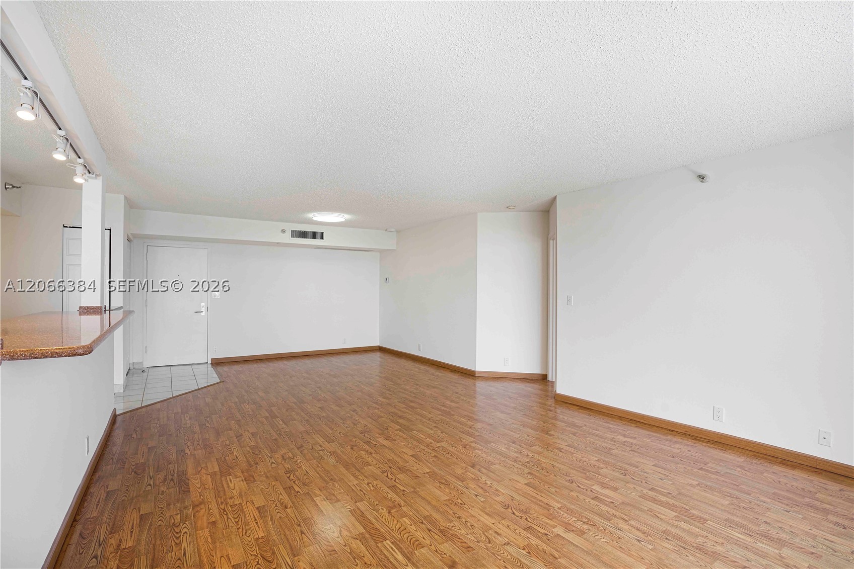 3530 Mystic Pointe Dr 3214 Property Photo 7