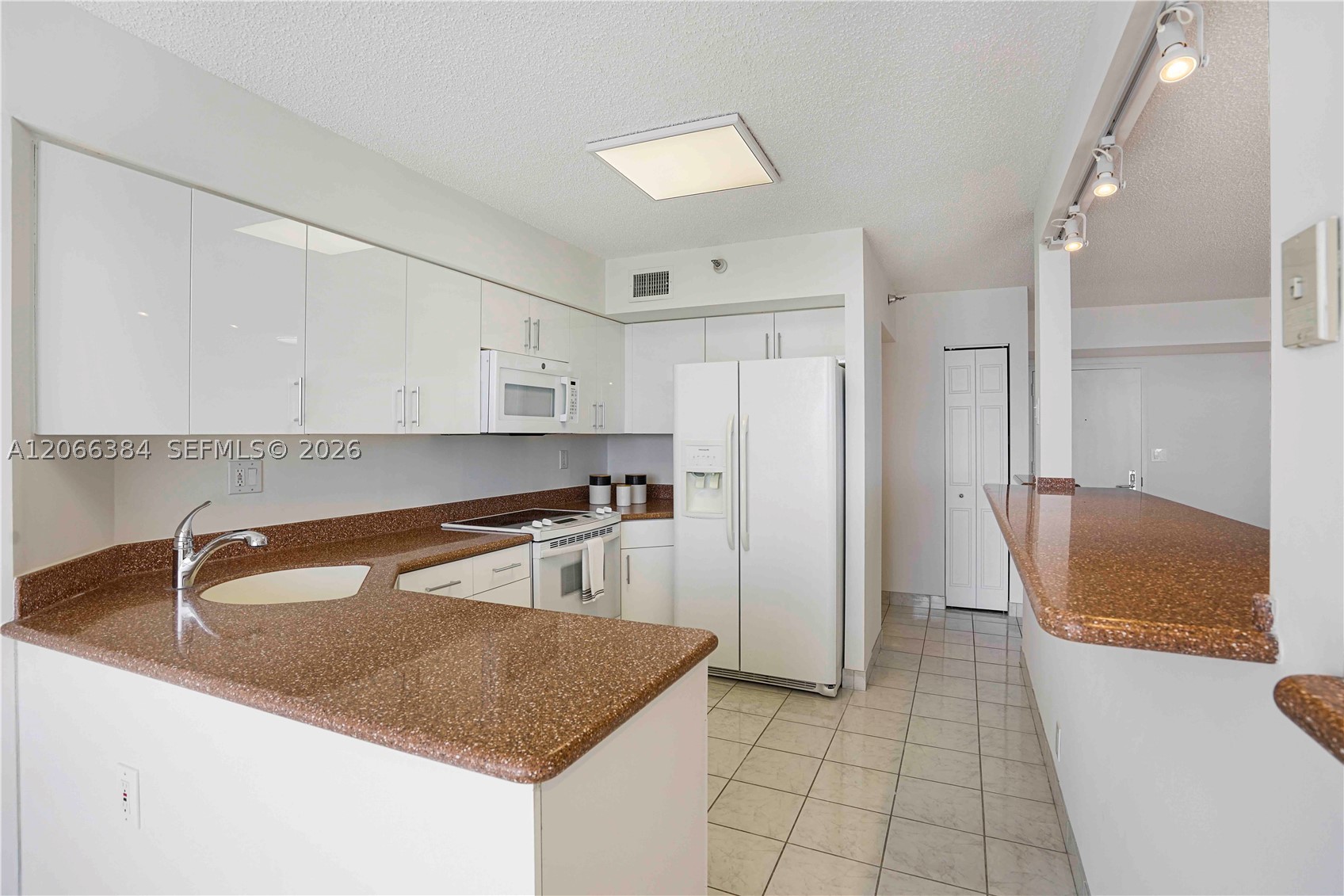 3530 Mystic Pointe Dr 3214 Property Photo 11