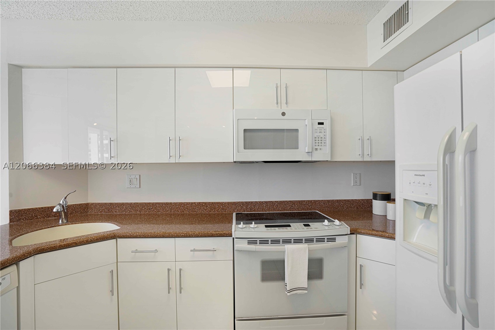 3530 Mystic Pointe Dr 3214 Property Photo 12