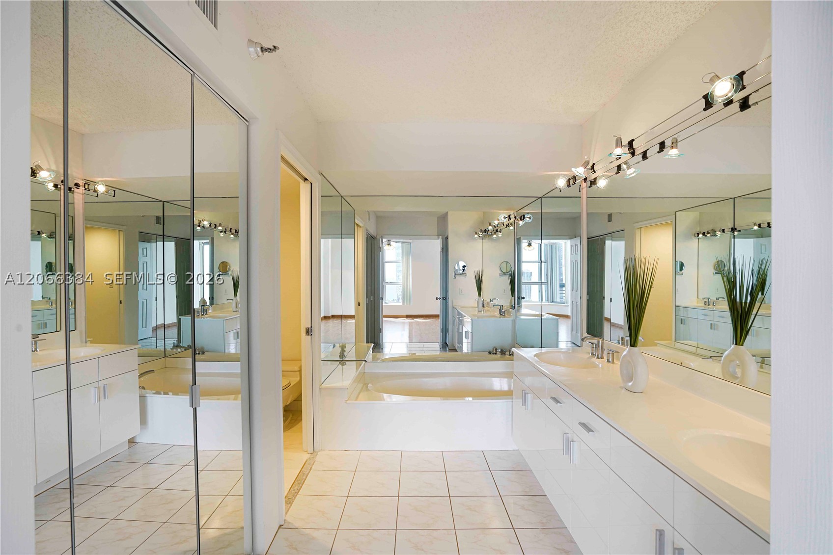 3530 Mystic Pointe Dr 3214 Property Photo 18
