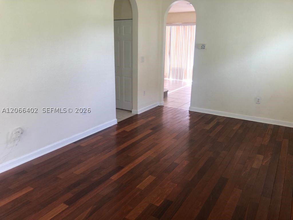 5598 Nw 113th Ave - Property Photo 2