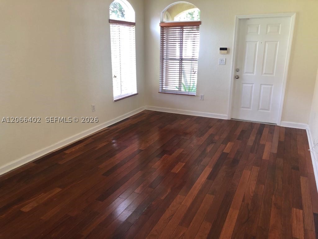 5598 Nw 113th Ave - Property Photo 4