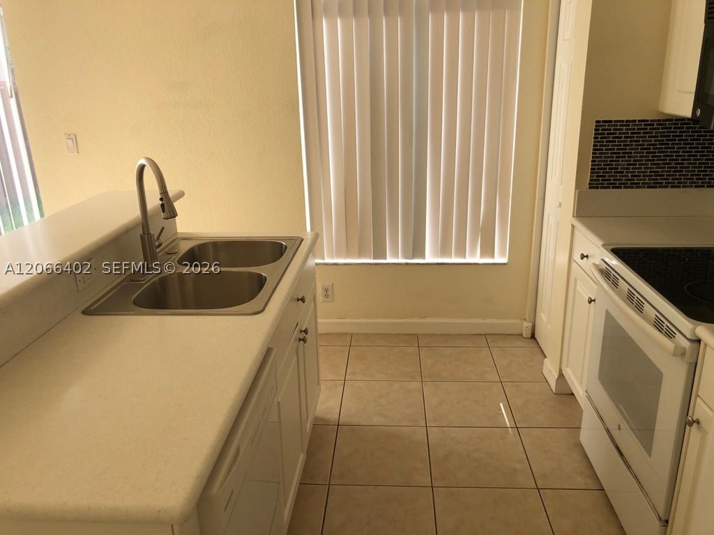5598 Nw 113th Ave - Property Photo 25