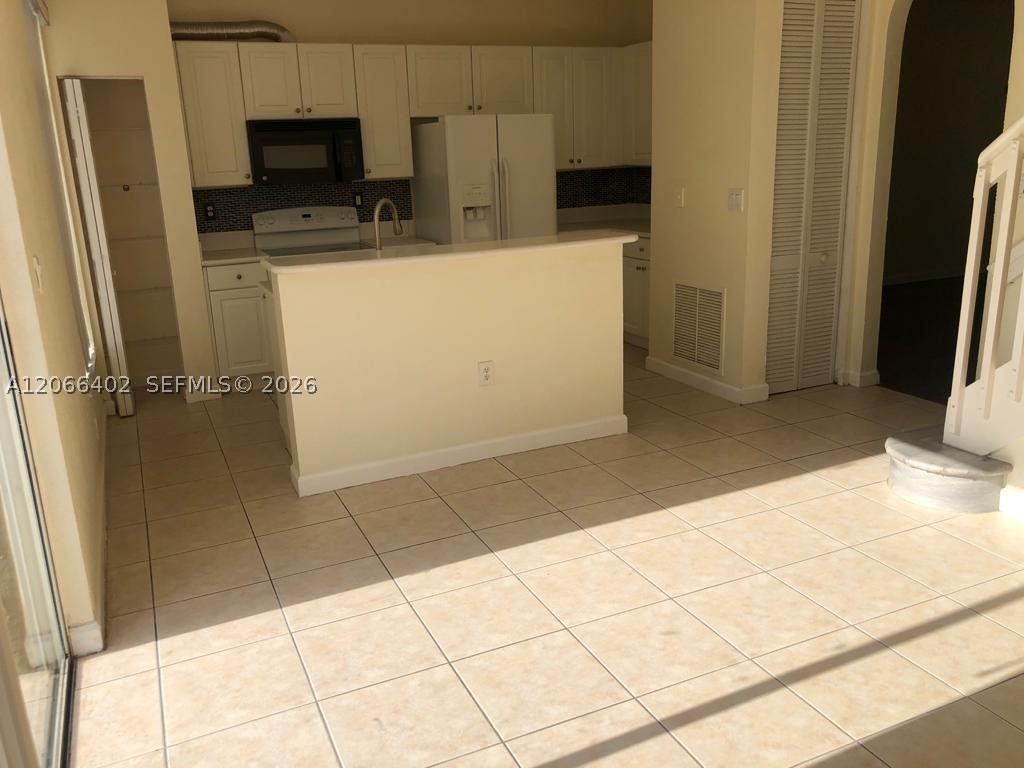 5598 Nw 113th Ave - Property Photo 27