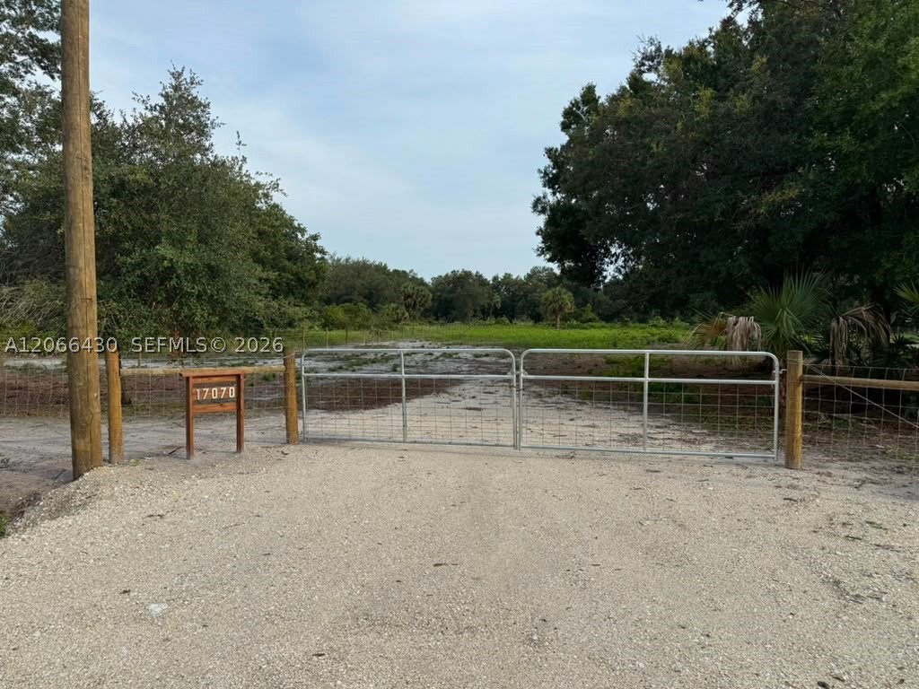 17070 Nw 276th St Property Photo 2