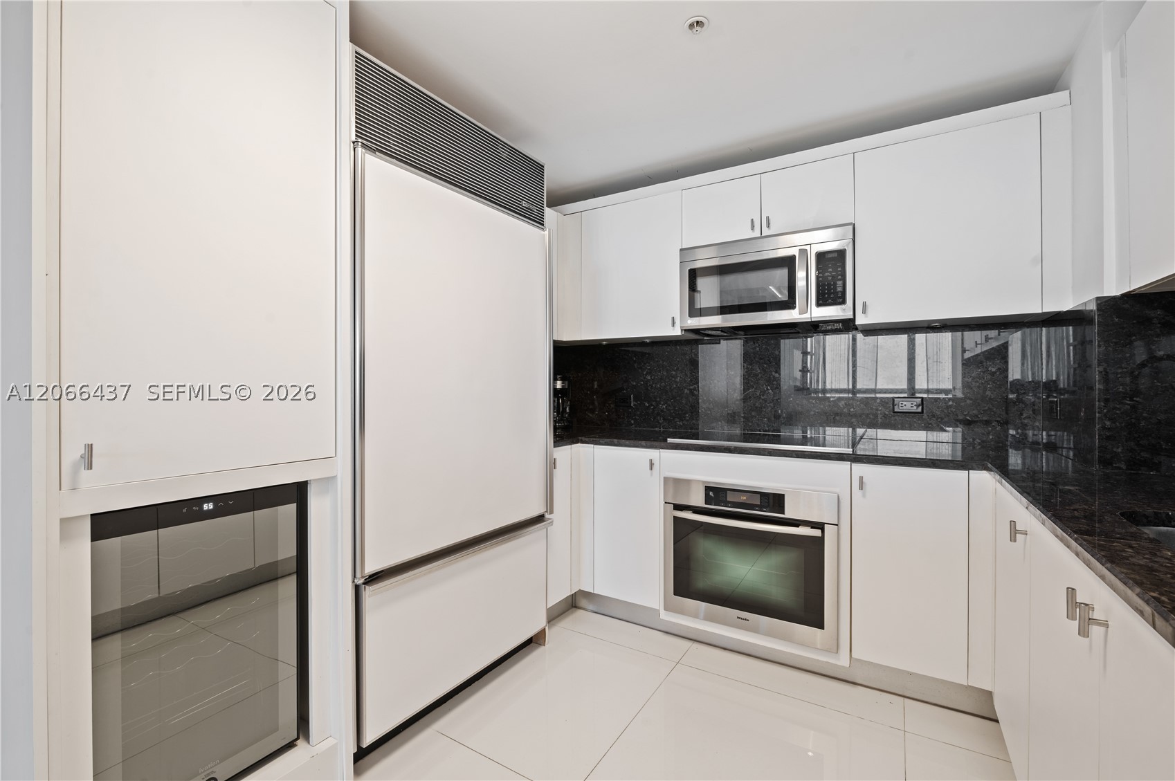 6899 Collins Ave 702 Property Photo 12