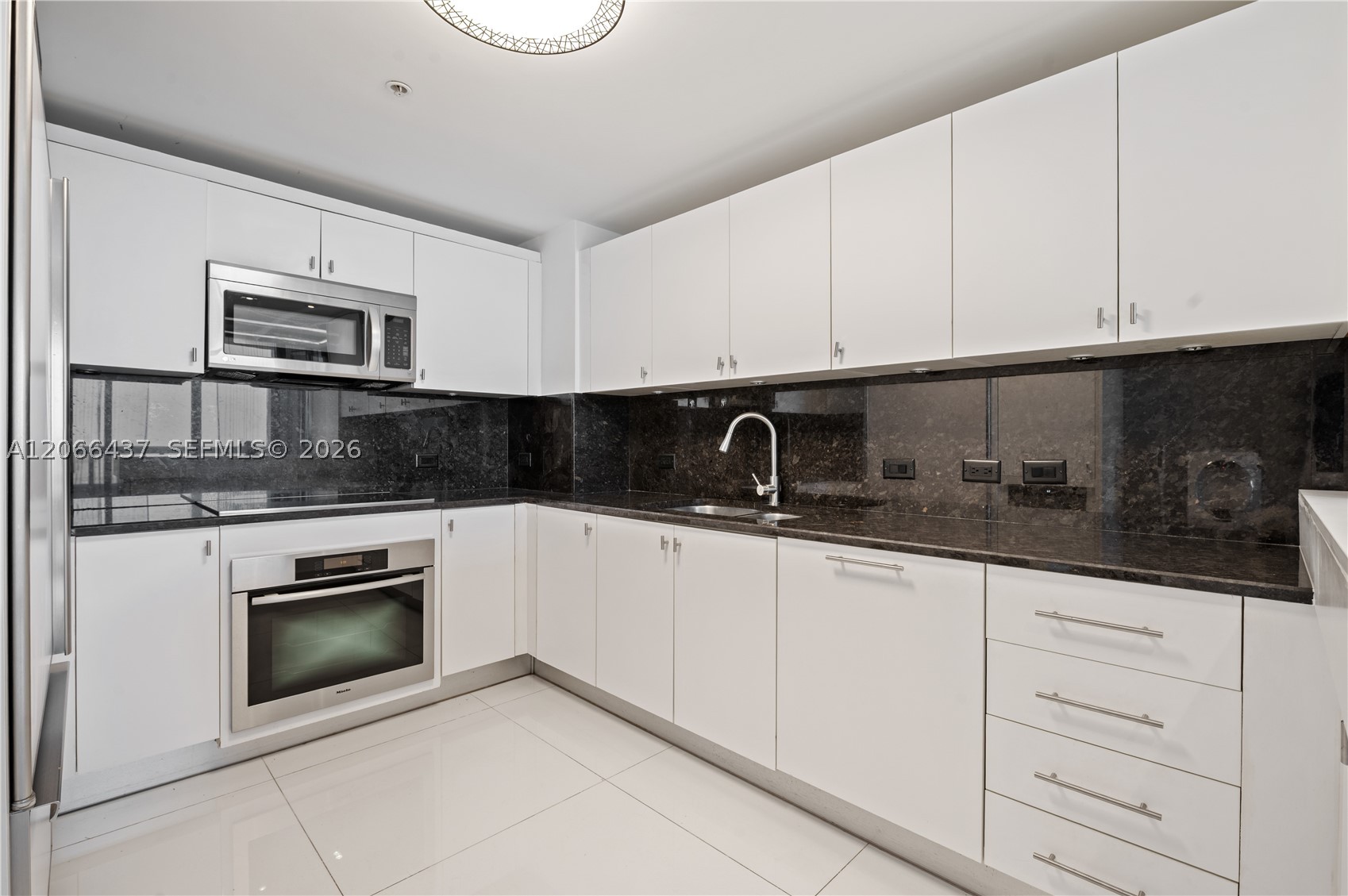 6899 Collins Ave 702 Property Photo 16