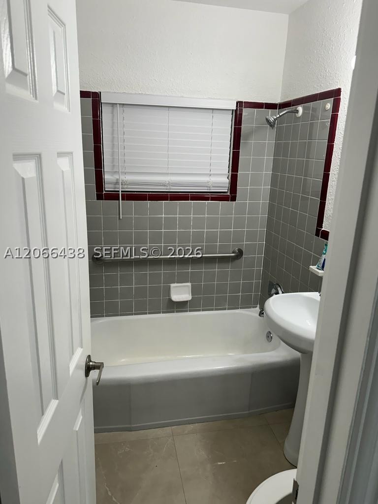 160 W 60th St 0 Property Photo 7