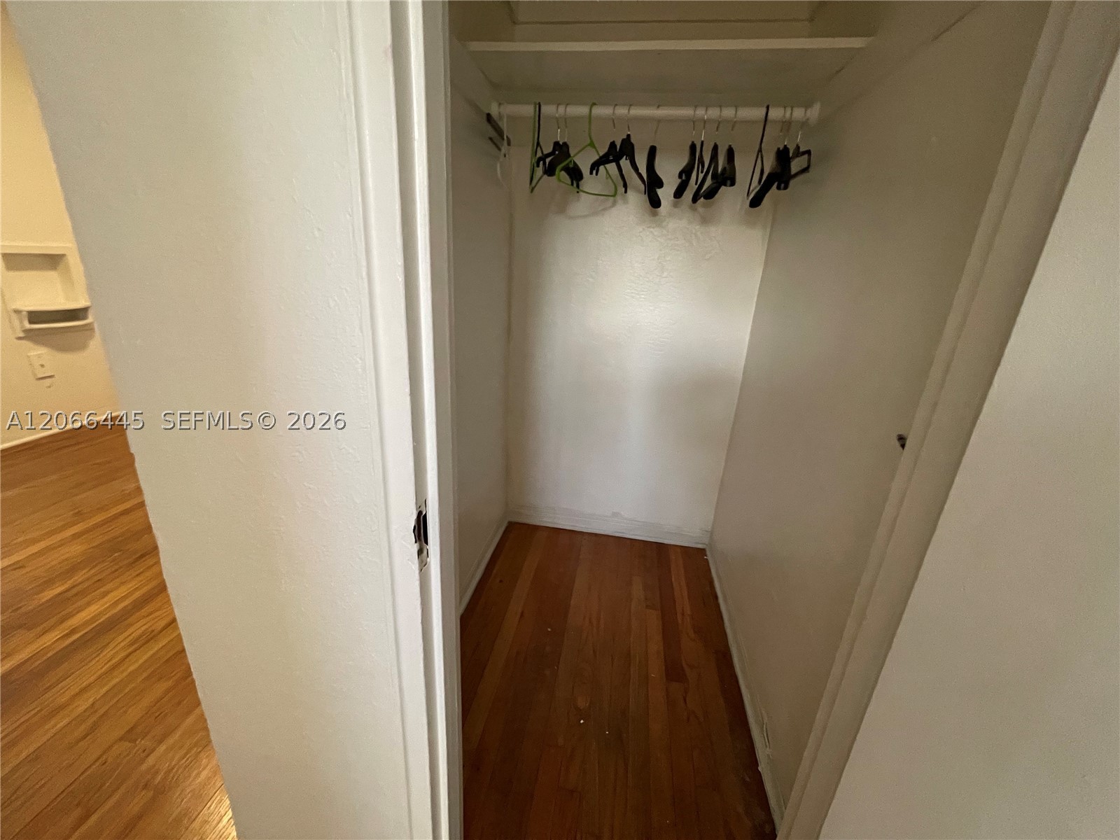 1000 Biarritz Dr 3 Property Photo 3