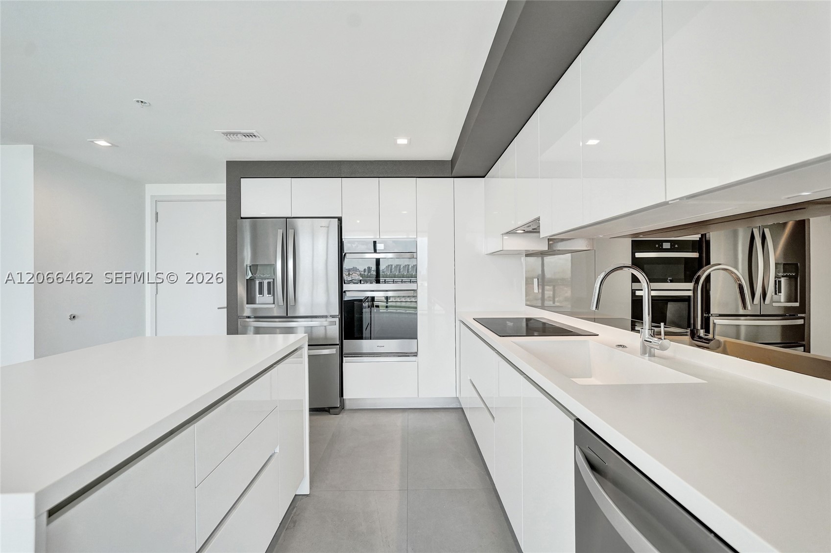 1170 E Hallandale Beach Boulevard 1111 Property Photo 11