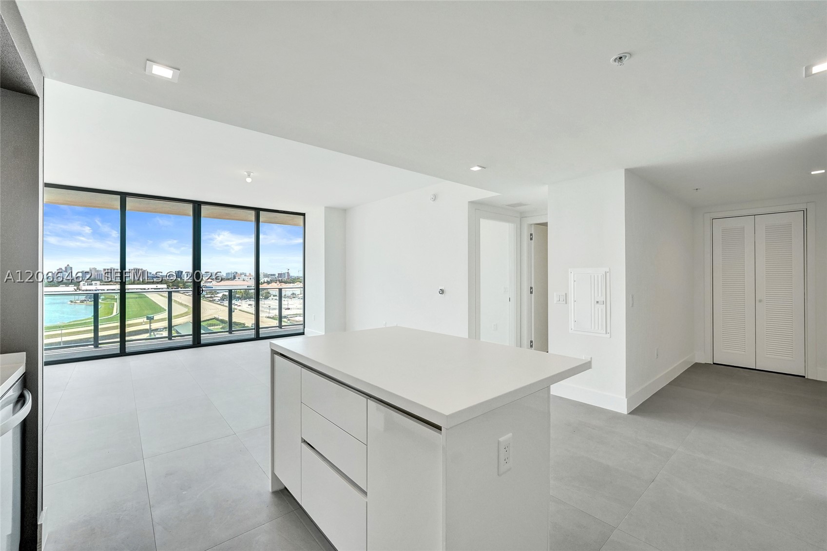1170 E Hallandale Beach Boulevard 1111 Property Photo 12