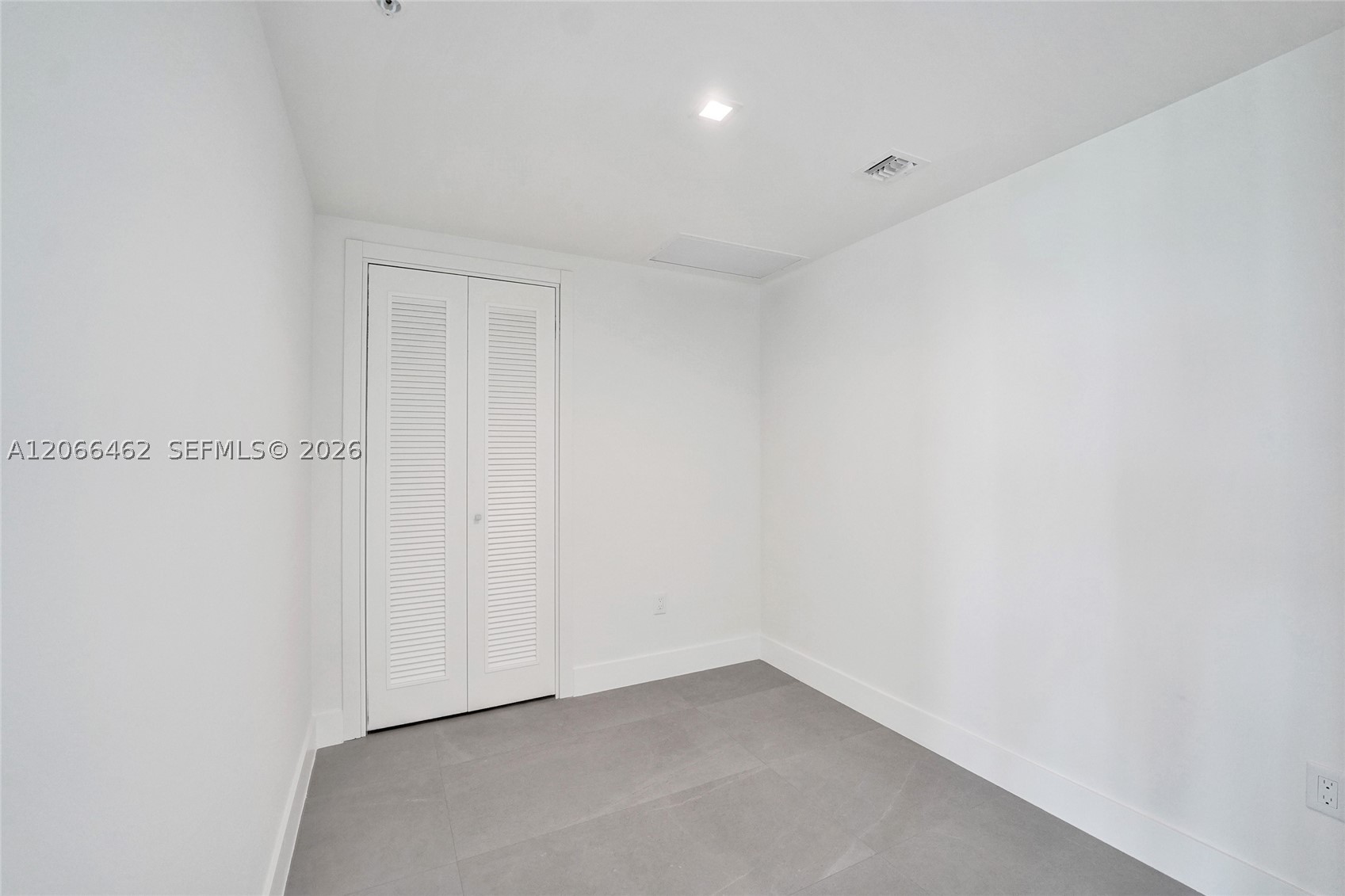 1170 E Hallandale Beach Boulevard 1111 Property Photo 17