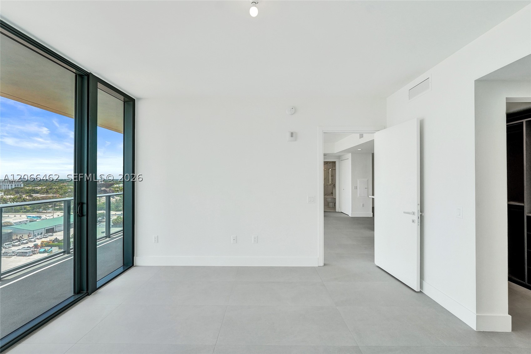 1170 E Hallandale Beach Boulevard 1111 Property Photo 22