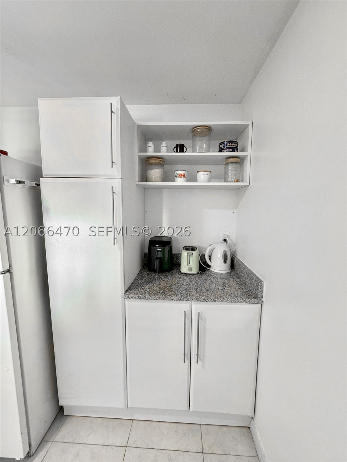 275 Ne 18th St 2004 Property Photo 11