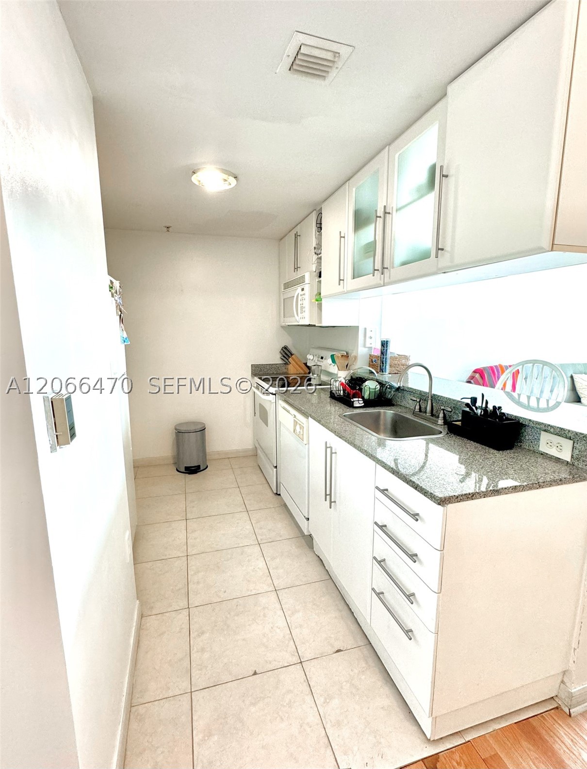 275 Ne 18th St 2004 Property Photo 14