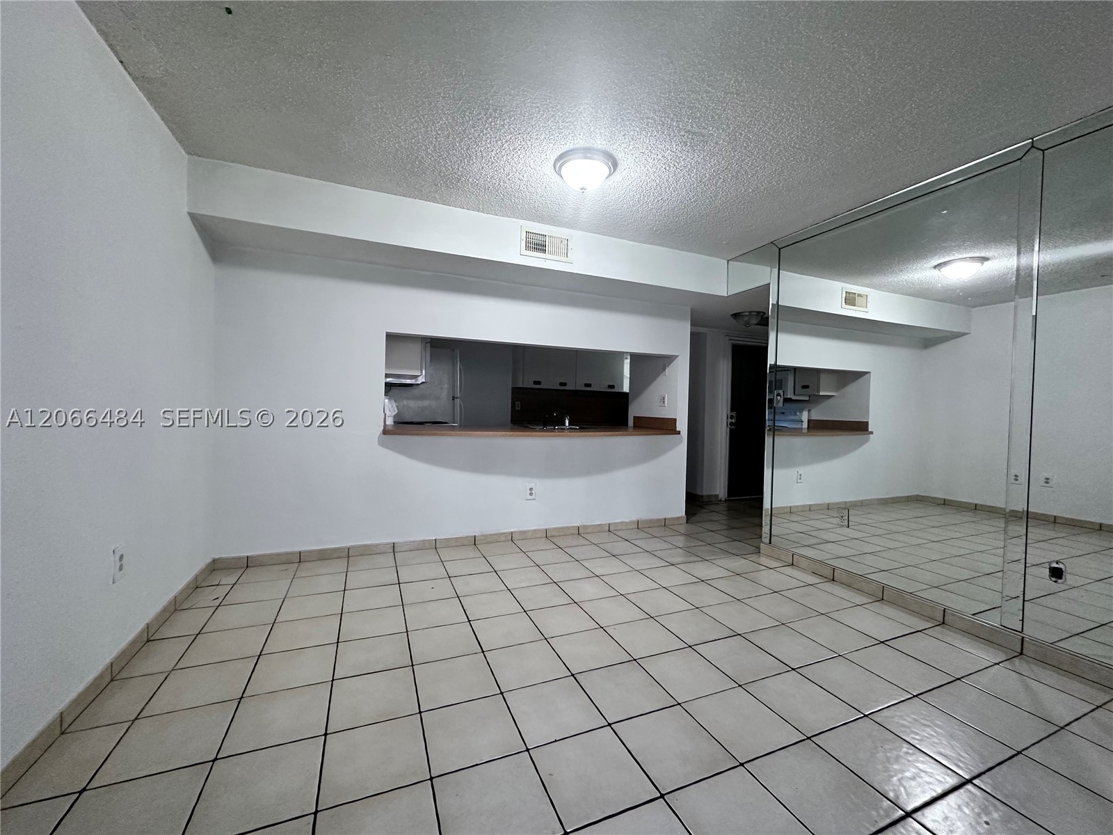 2740 W 63rd Pl 13-25 Property Photo 6