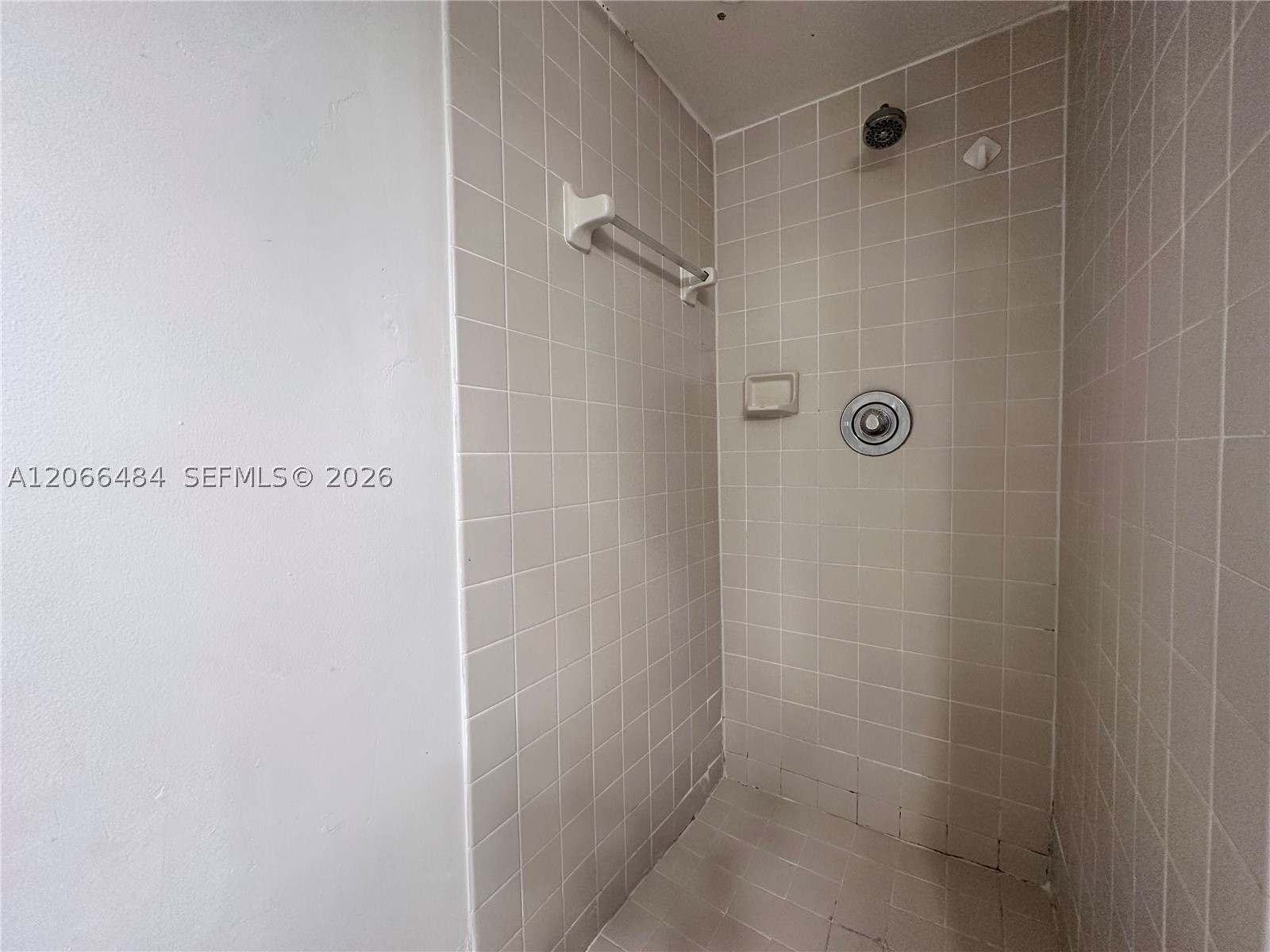 2740 W 63rd Pl 13-25 Property Photo 7