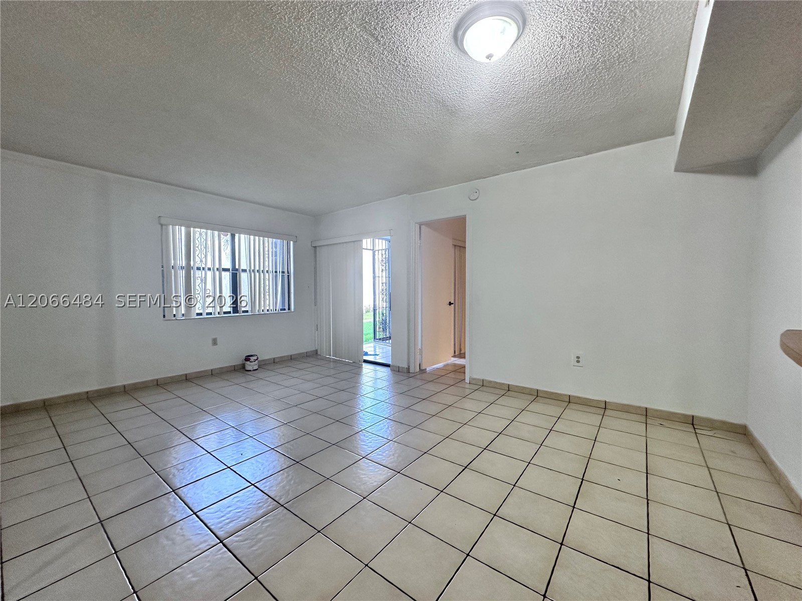 2740 W 63rd Pl 13-25 Property Photo 10