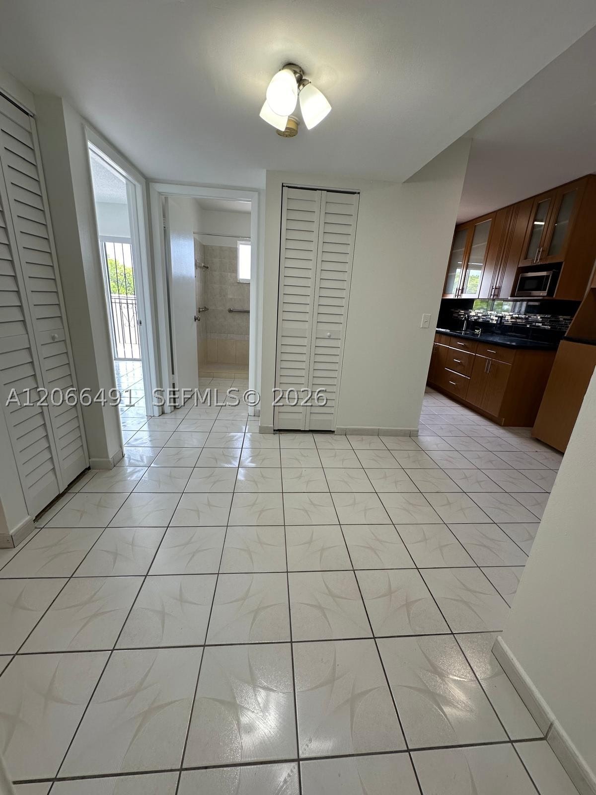 2921 Sw 10th St 33 Property Photo 10