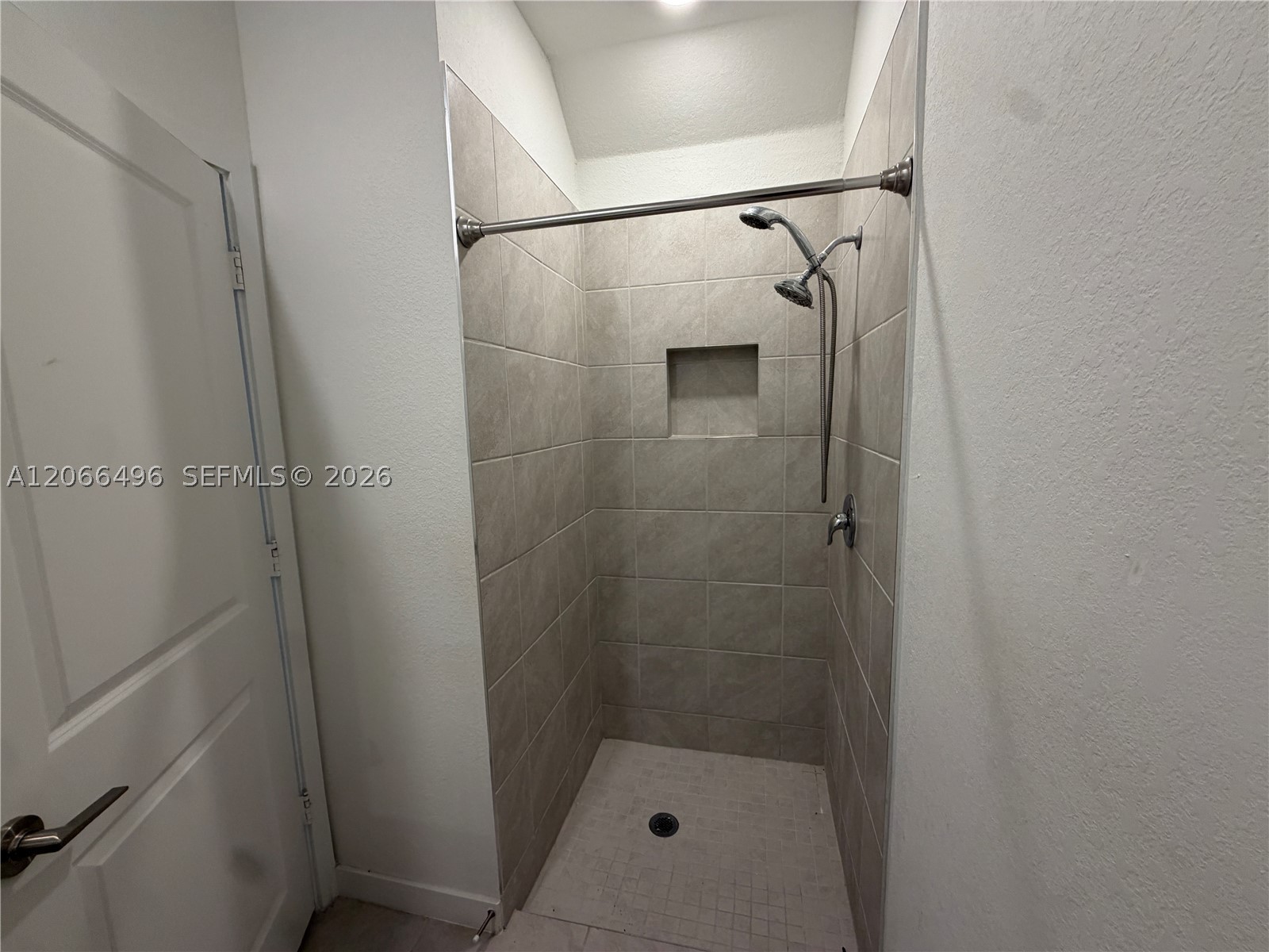 390 Ne 12th St Property Photo 20