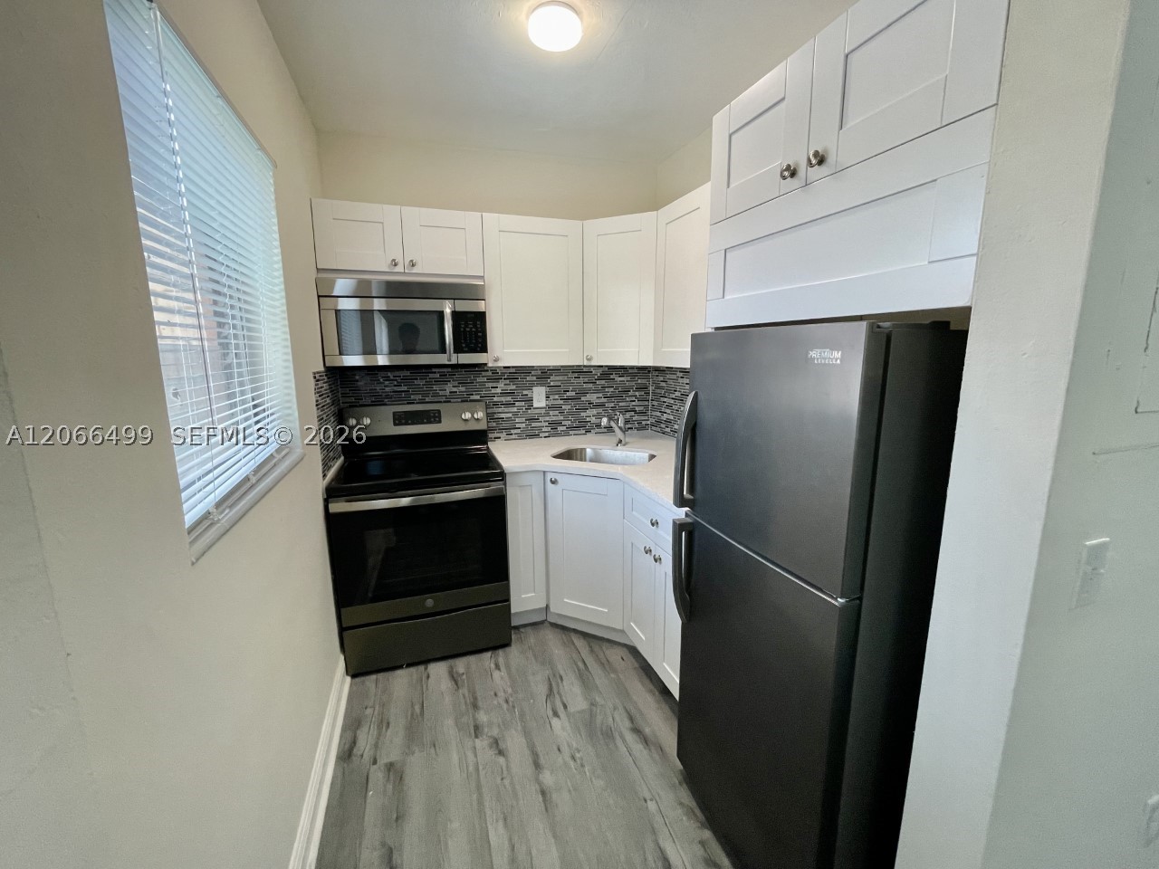 218 Santillane Ave 21 Property Photo 8