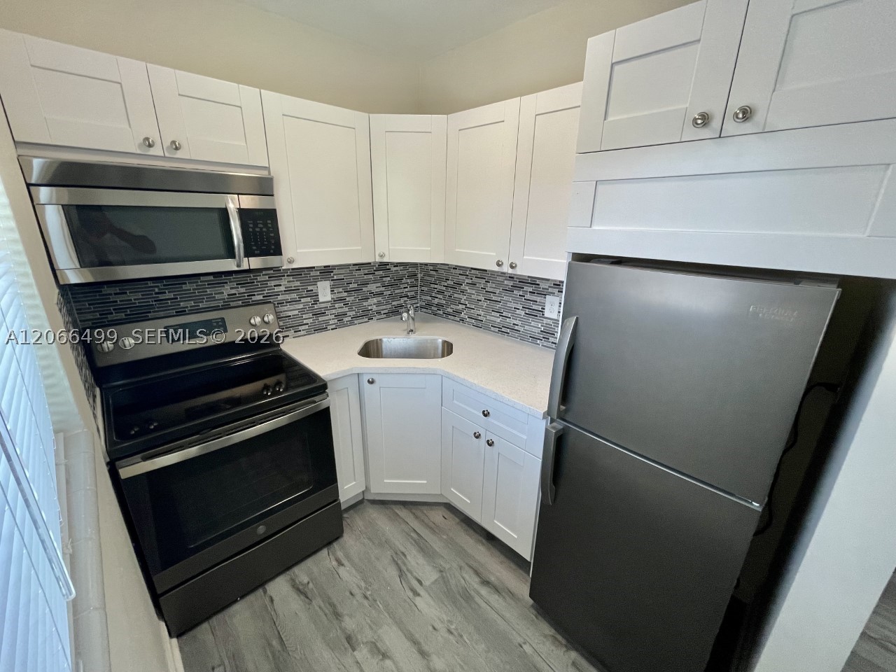 218 Santillane Ave 21 Property Photo 9