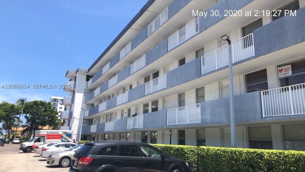 1801 S Treasure Dr 401 Property Photo 3