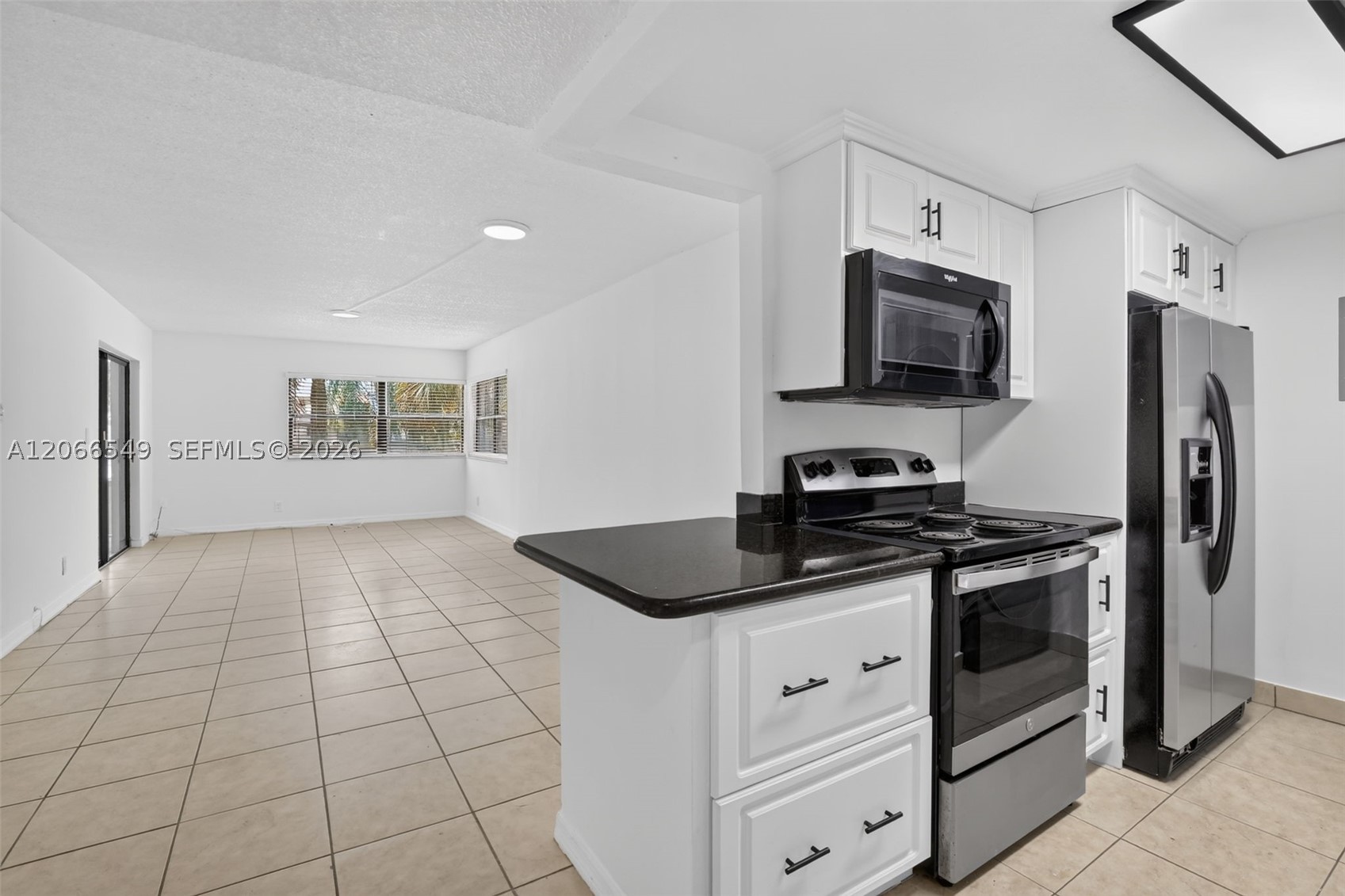 220 Lakeview Dr 210 Property Photo 8