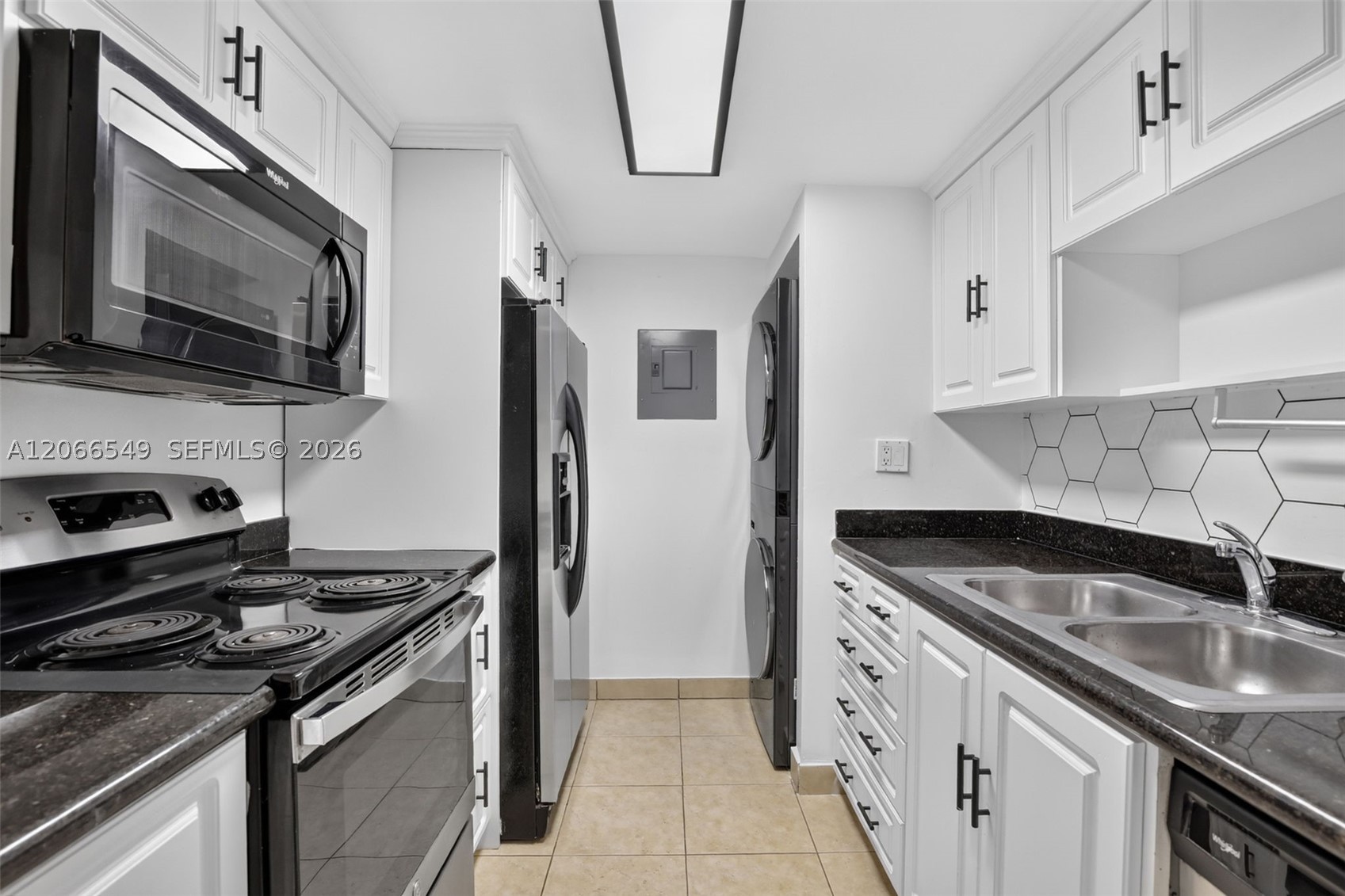 220 Lakeview Dr 210 Property Photo 10