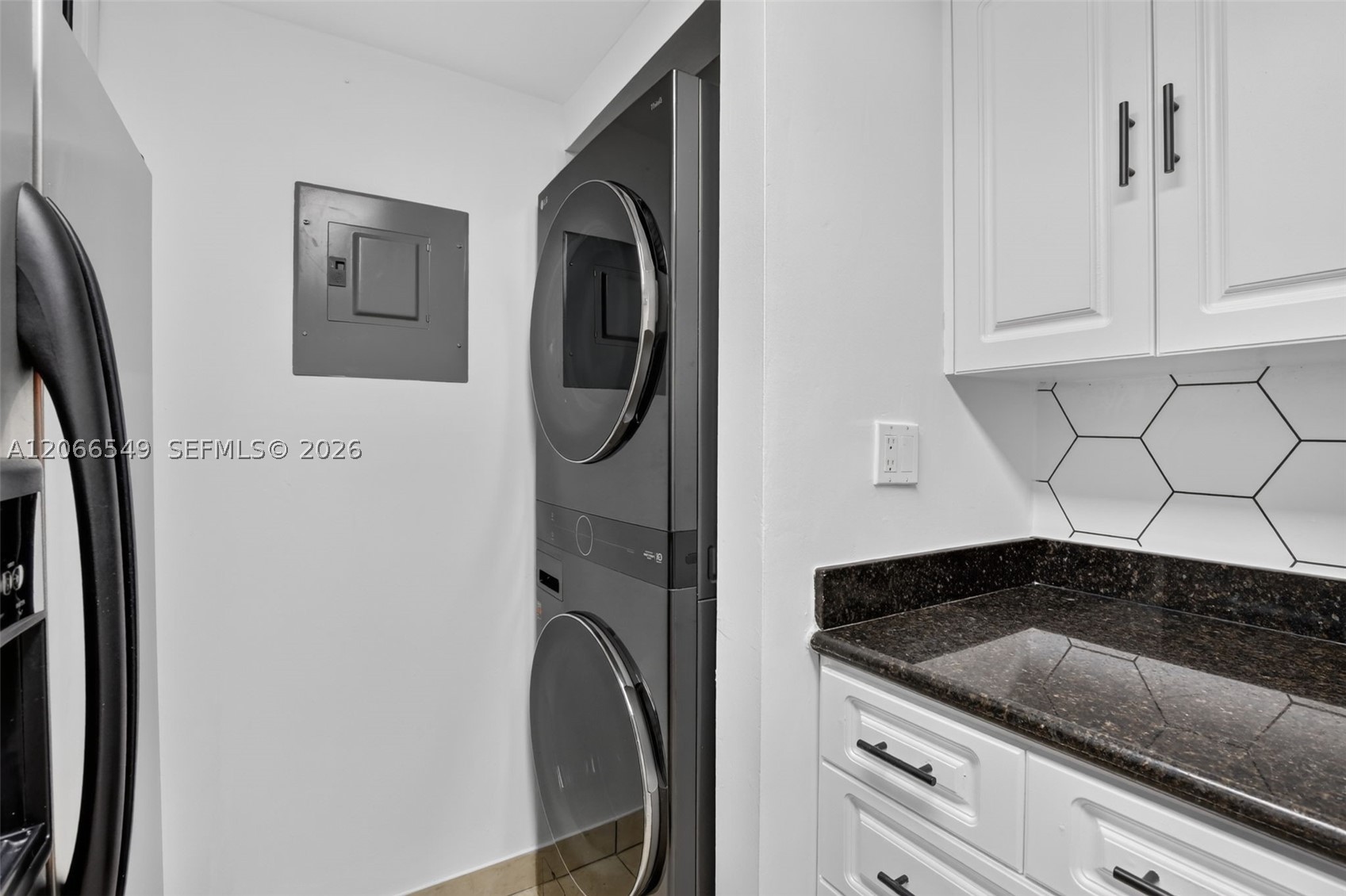 220 Lakeview Dr 210 Property Photo 11