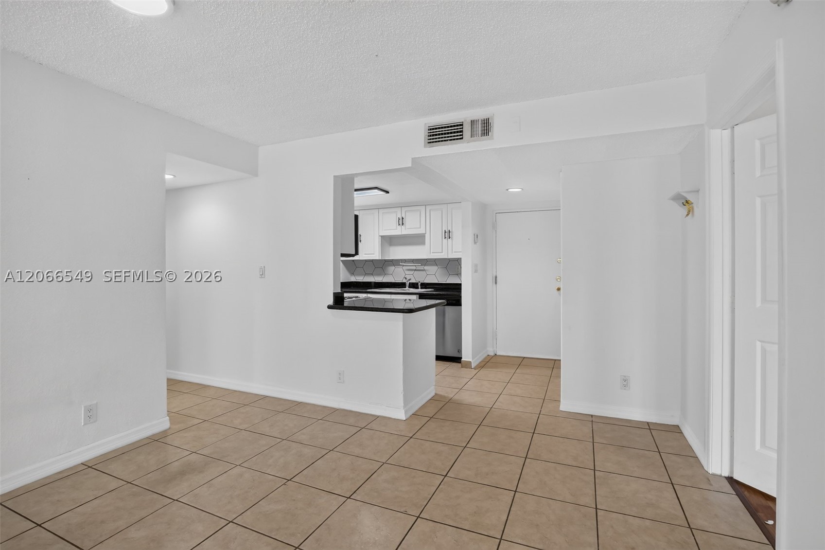220 Lakeview Dr 210 Property Photo 14