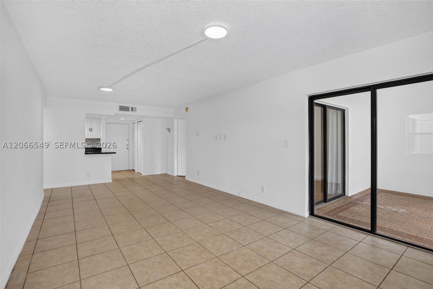 220 Lakeview Dr 210 Property Photo 16