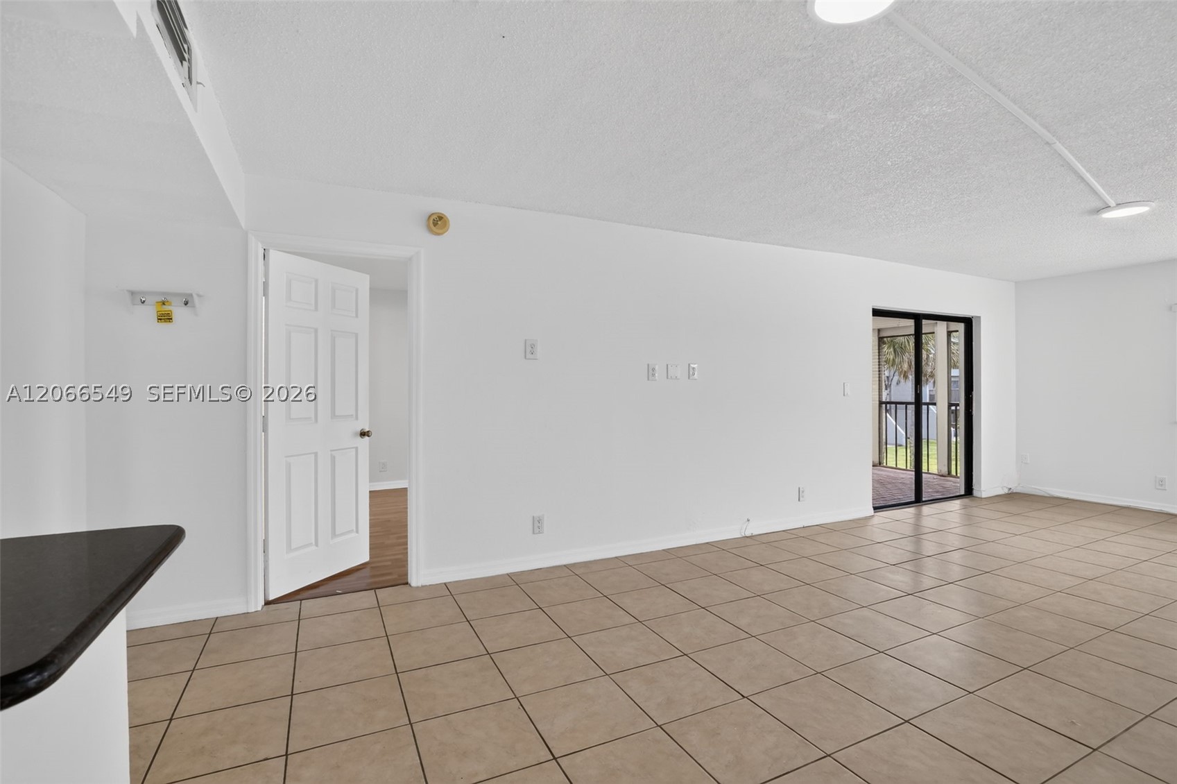 220 Lakeview Dr 210 Property Photo 18