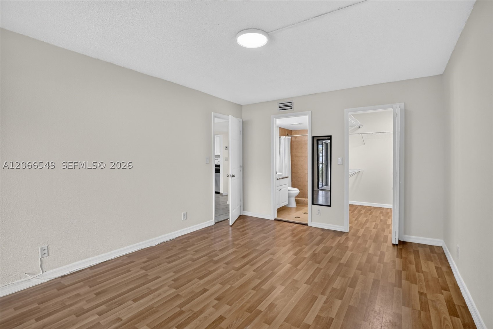 220 Lakeview Dr 210 Property Photo 21