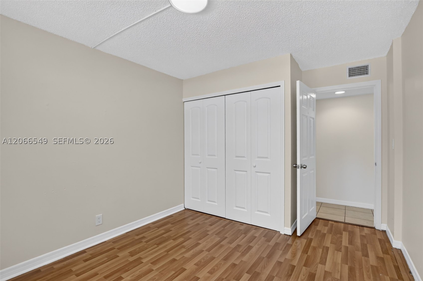 220 Lakeview Dr 210 Property Photo 26