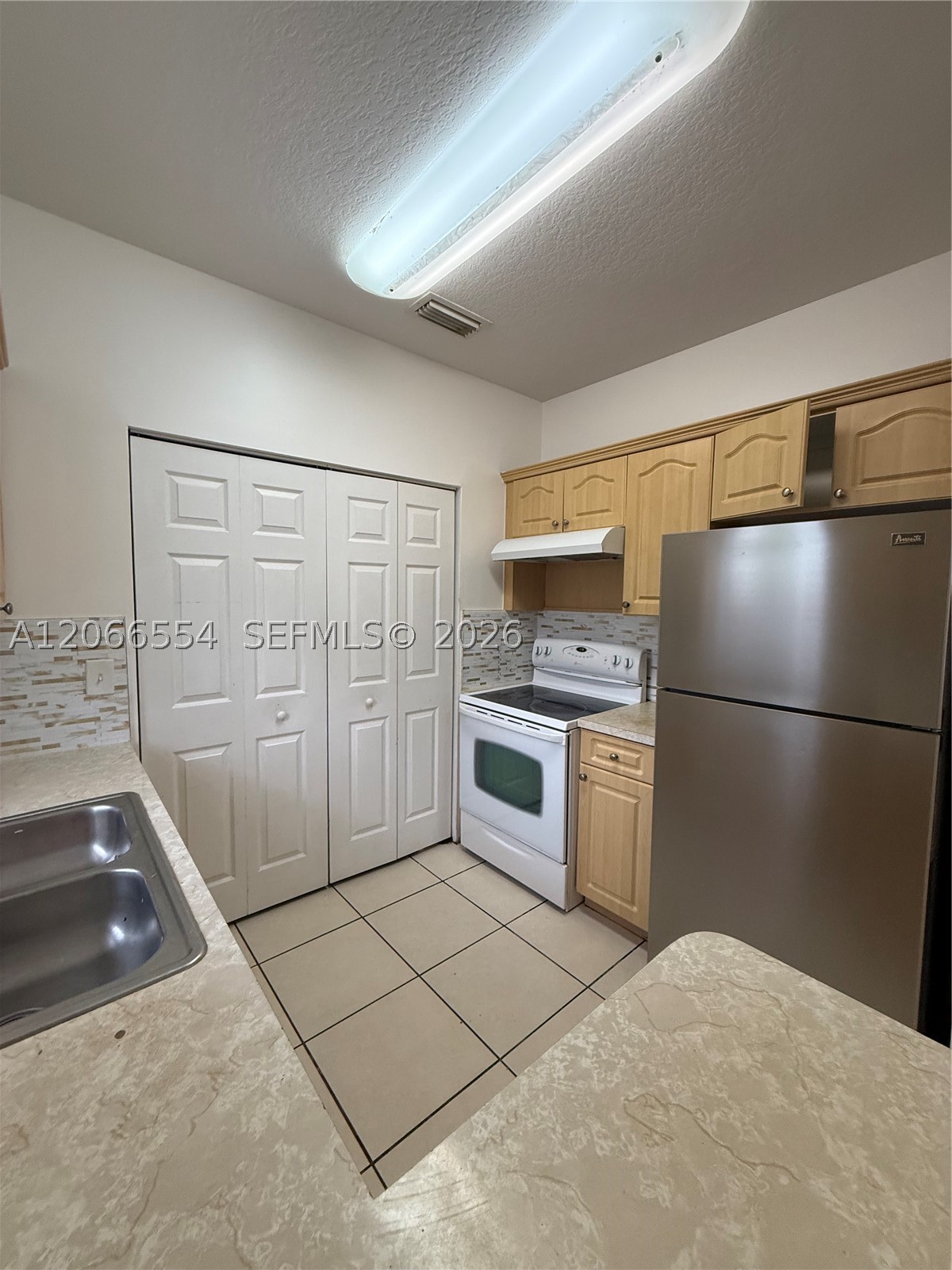 761 Nw 24th Ct 761 Property Photo 3