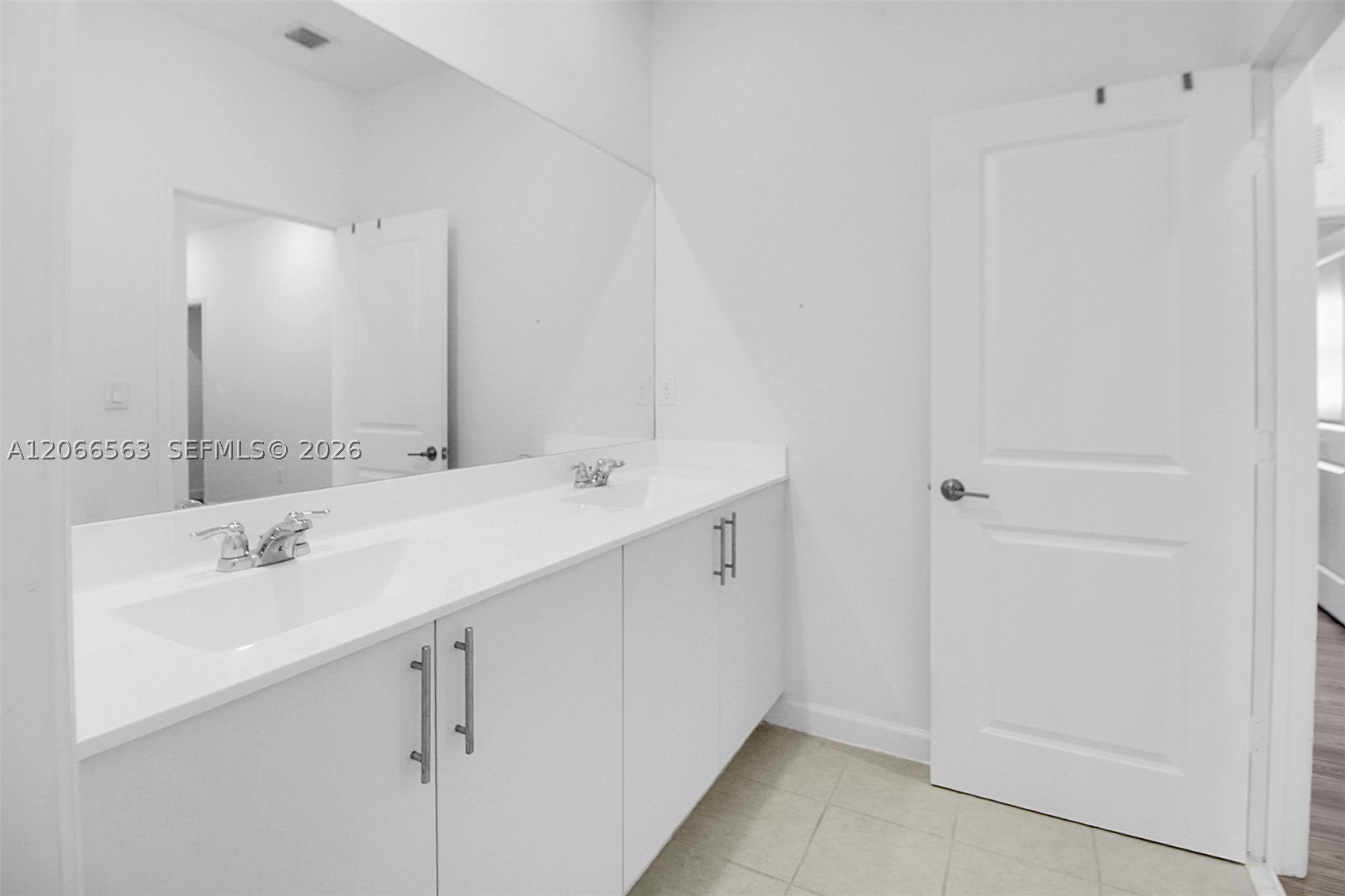 879 Se 26th Ter Property Photo 15