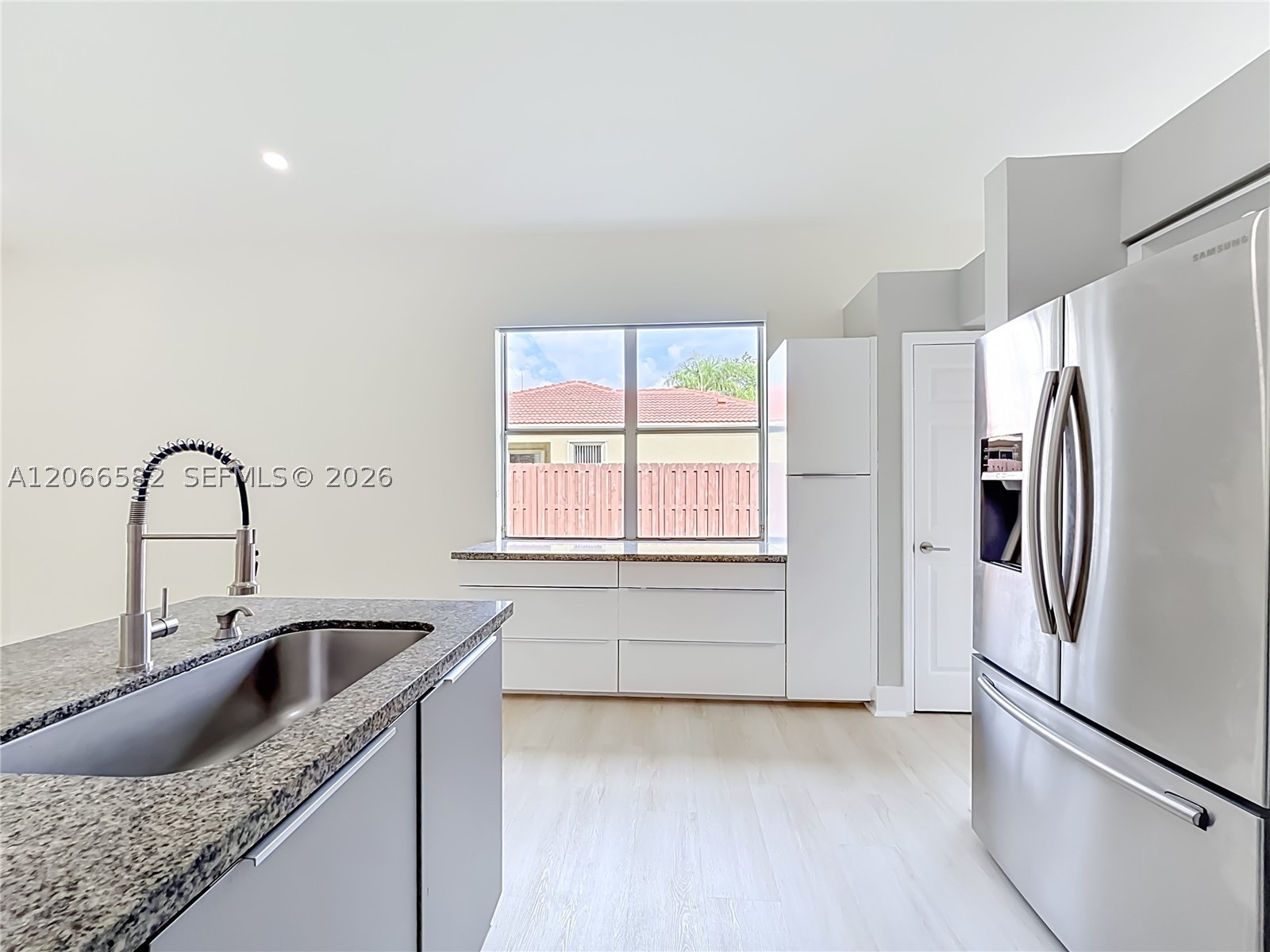 A12066582 Property Photo 15