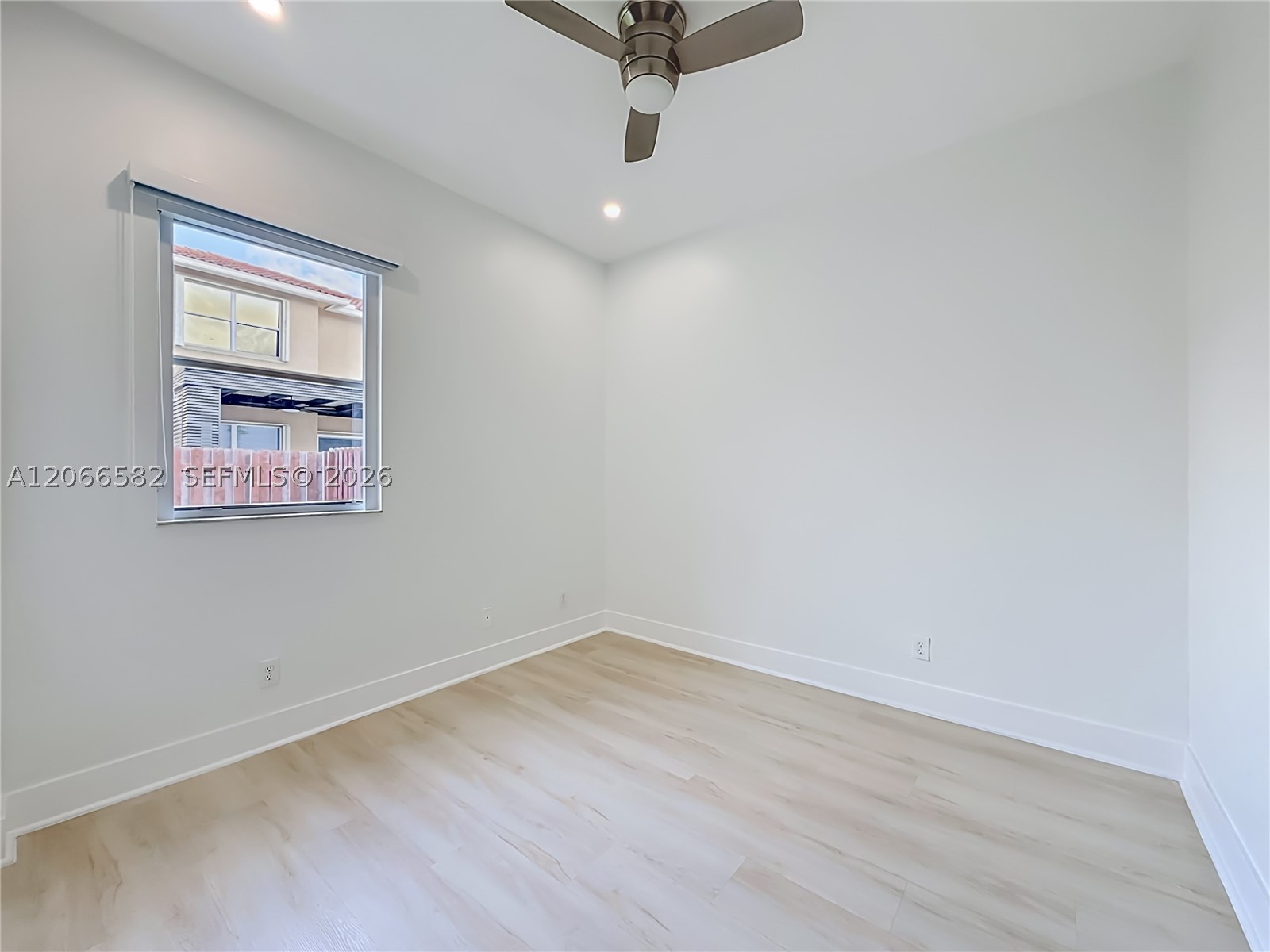 A12066582 Property Photo 18