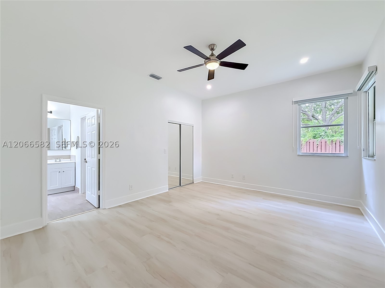 A12066582 Property Photo 21