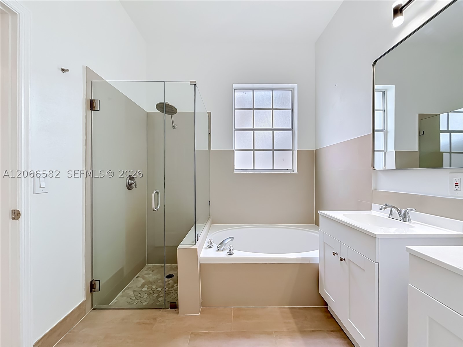A12066582 Property Photo 25