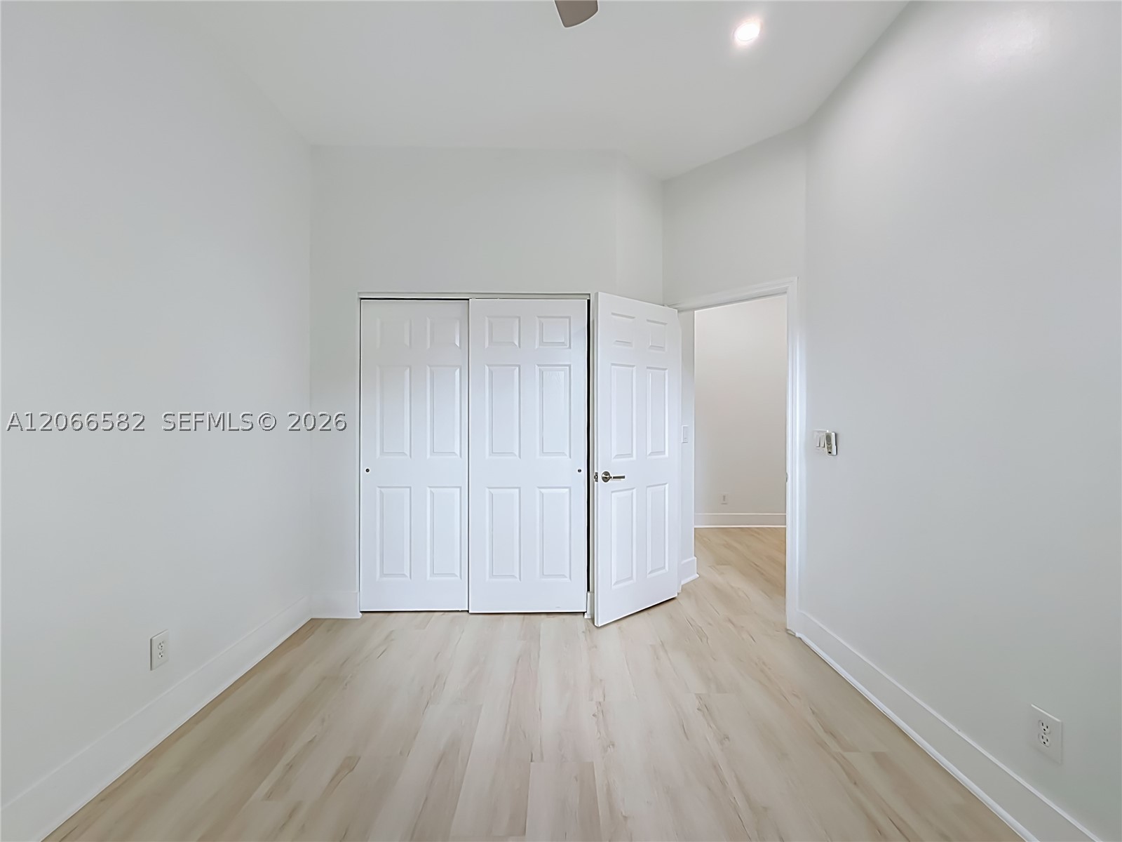 A12066582 Property Photo 28