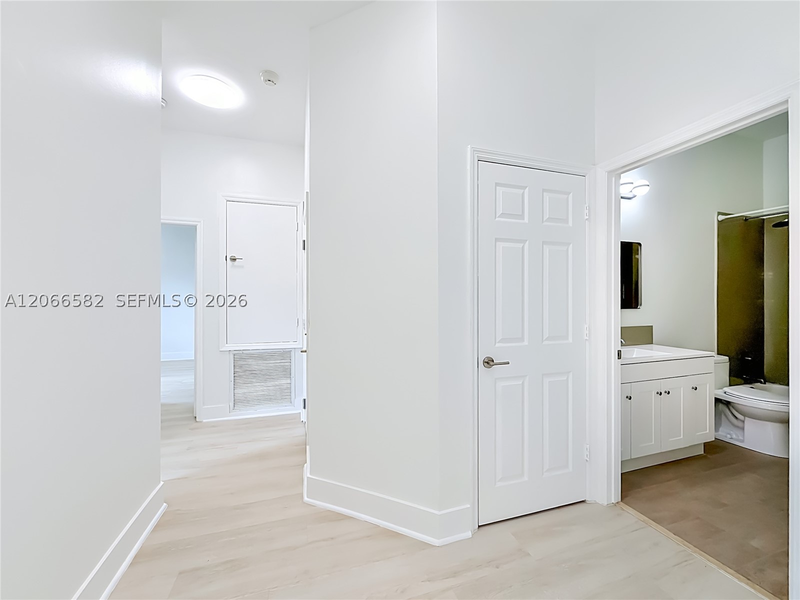 A12066582 Property Photo 33