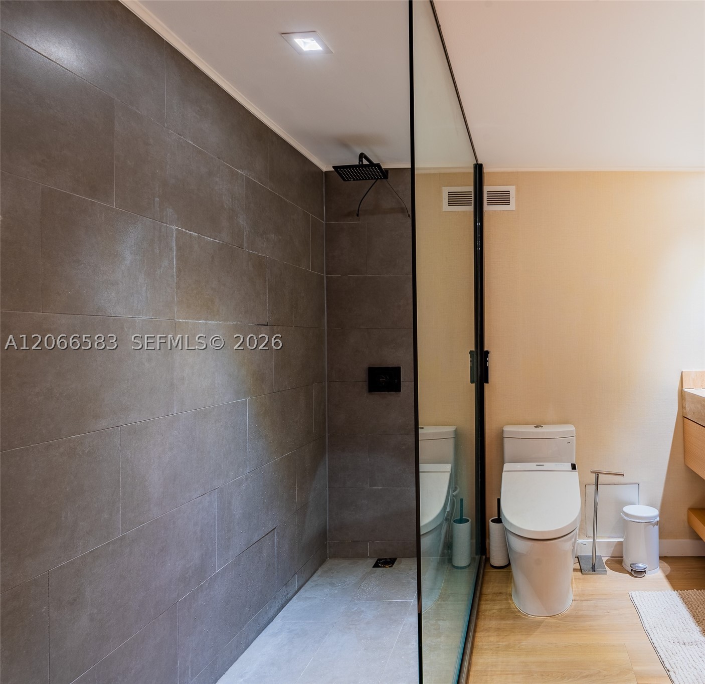 2301 Collins Ave 719 Property Photo 10
