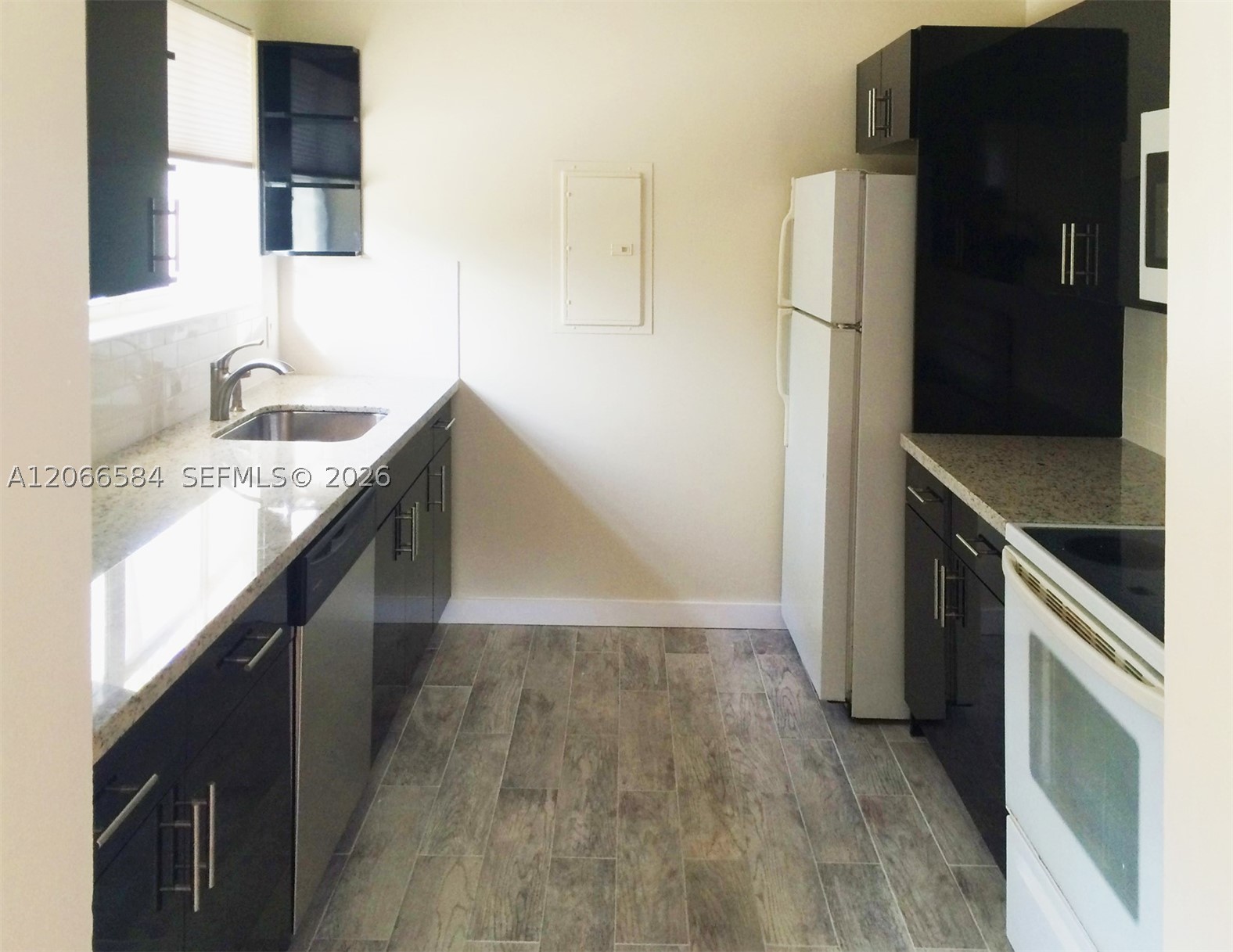 47 Sidonia Ave 47 Property Photo 10