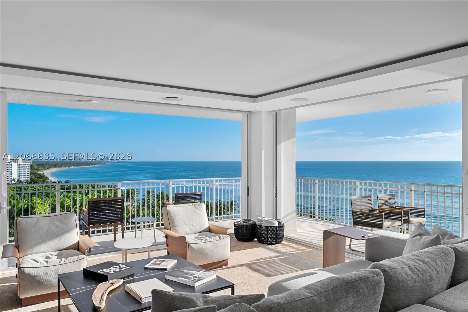 881 Ocean Dr 11h Property Photo 3