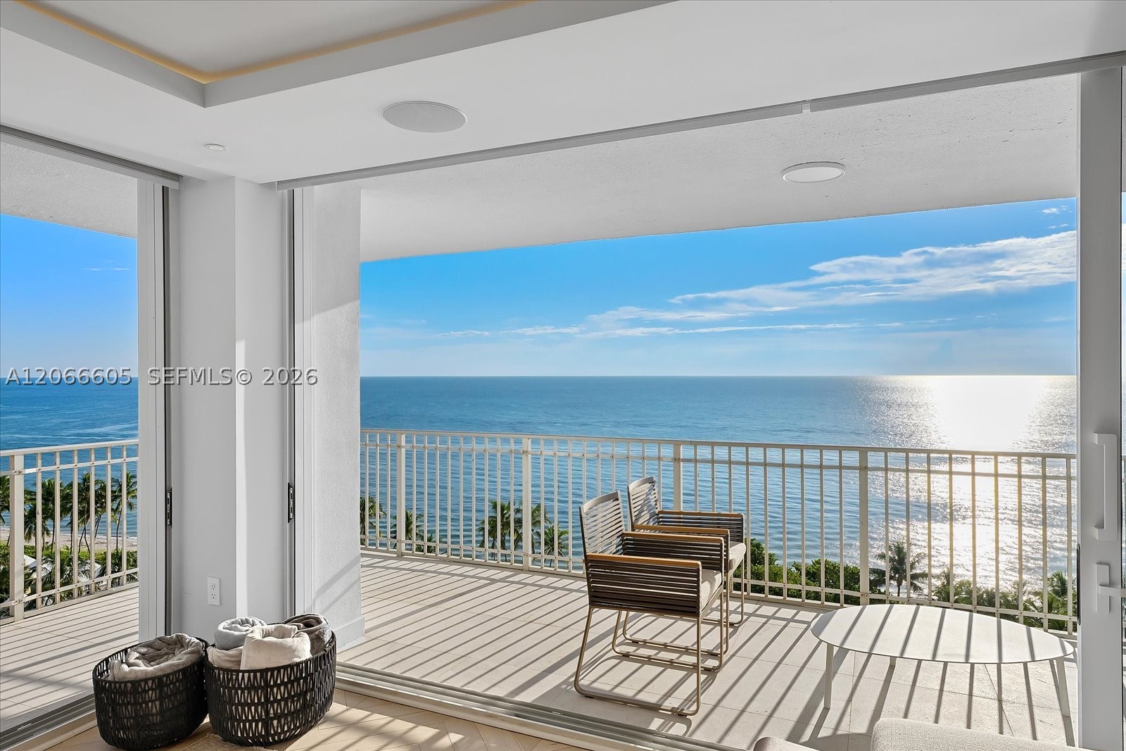 881 Ocean Dr 11h Property Photo 4