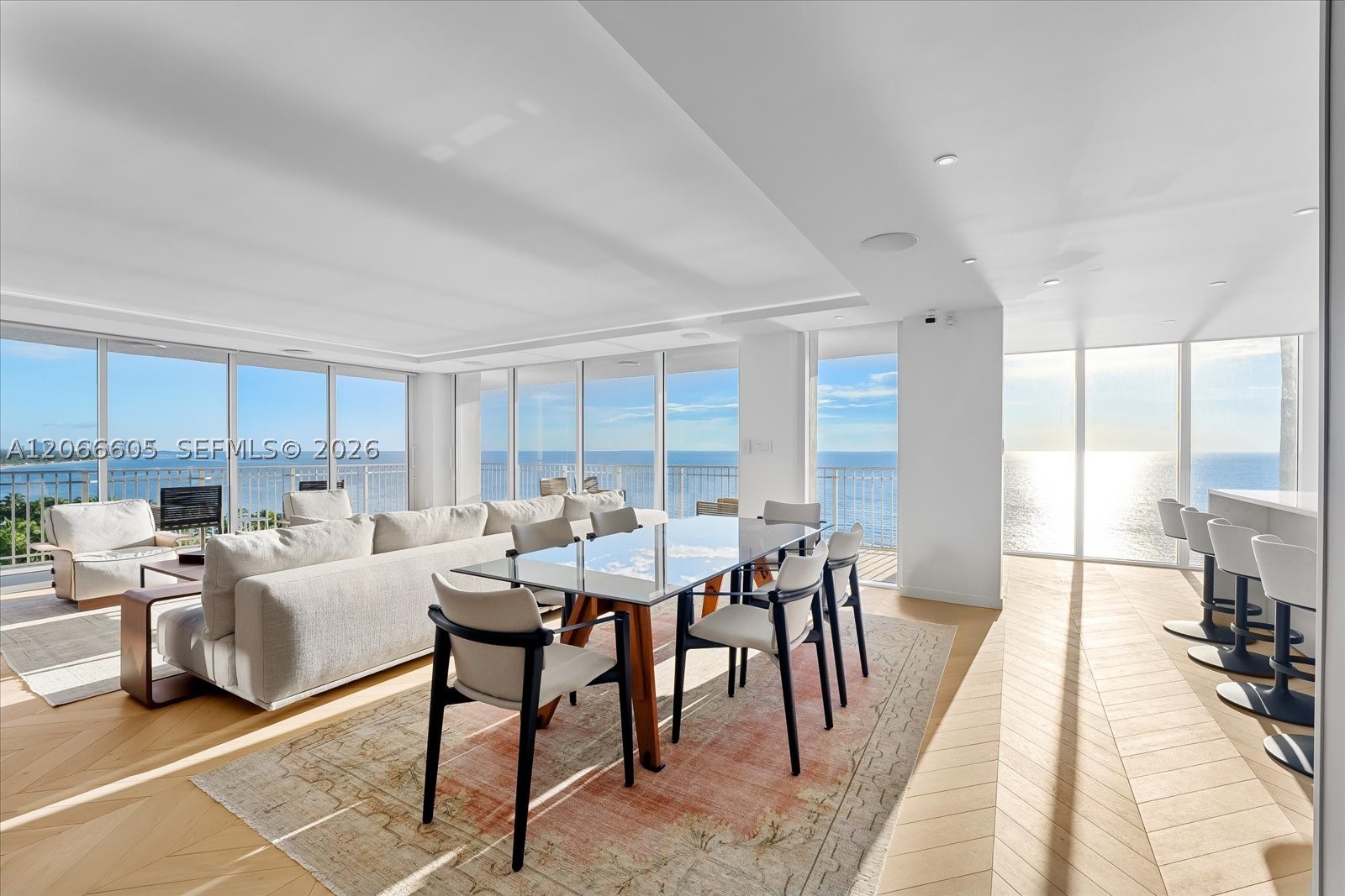 881 Ocean Dr 11h Property Photo 6